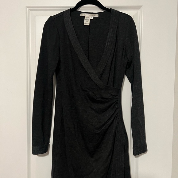 Max studio dress. Dark grey. Fits around the knee. - Picture 1 of 3